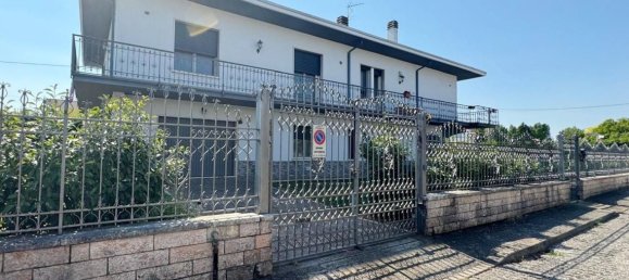 5غرفة منزل في Roverbella, Italy رقم 149072 45