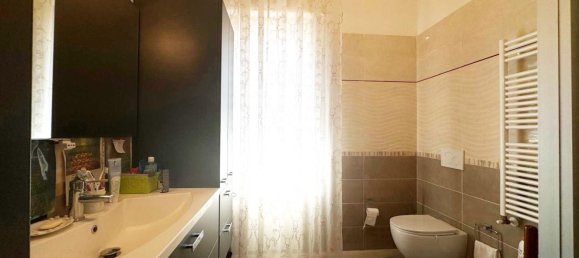 5غرفة منزل في Roverbella, Italy رقم 149072 28