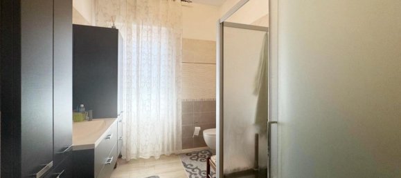 5غرفة منزل في Roverbella, Italy رقم 149072 29