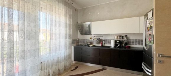 5غرفة منزل في Roverbella, Italy رقم 149072 11