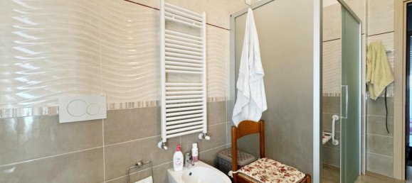 5غرفة منزل في Roverbella, Italy رقم 149072 33