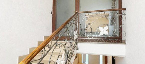 5غرفة منزل في Roverbella, Italy رقم 149072 36