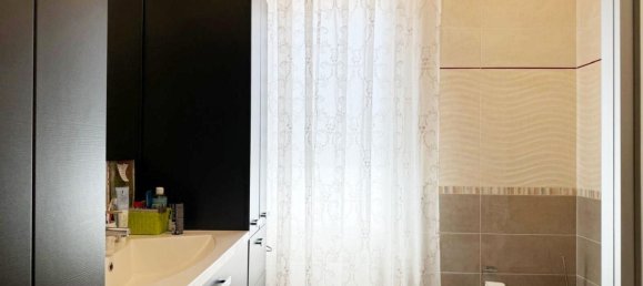 5غرفة منزل في Roverbella, Italy رقم 149072 30