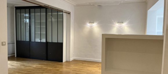 5 bedrooms Apartment in Courbevoie, France No. 180020 10