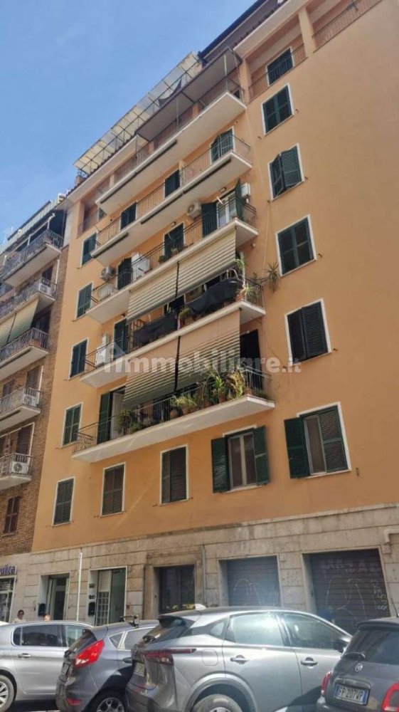 2 bedrooms Apartment in Rome, Italy No. 391309