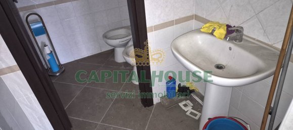 Propiedad comercial de 1 habitación en Portico di Caserta, Italy No. 229720 10