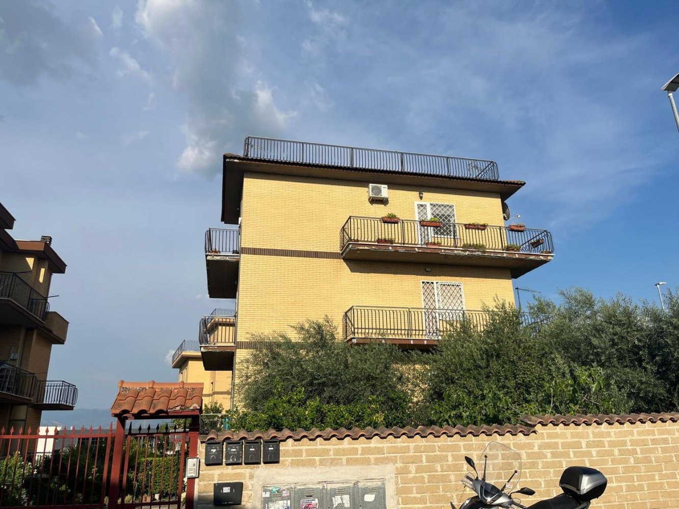 3 bedrooms Apartment in Rome, Italy No. 318818