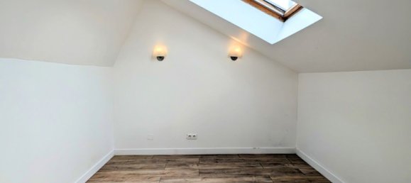 3 bedrooms House in Saint-Quentin, France No. 269708 11