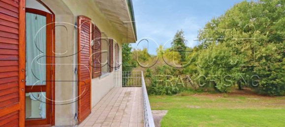 Villa T8 em Bondeno, Italy N.º 128701 19