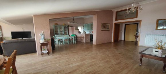 30-salle Appartement à Zumpano, Italy No. 80150 6