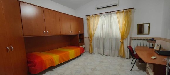 30-salle Appartement à Zumpano, Italy No. 80150 15