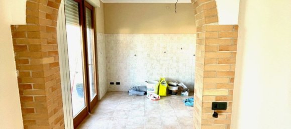 3 Schlafzimmer Wohnung in Arluno, Italy, Nr. 373130 8