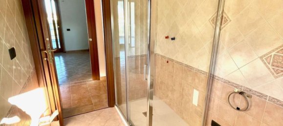 3 Schlafzimmer Wohnung in Arluno, Italy, Nr. 373130 16