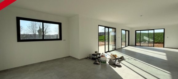 3 bedrooms House in Malestroit, France No. 265788 4