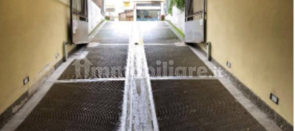 Garagem em Locate di Triulzi, Italy 24 m² N.º 316404 8