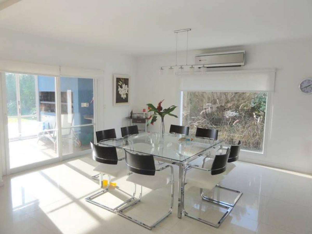 4 bedrooms House in Tigre, Argentina No. 103649