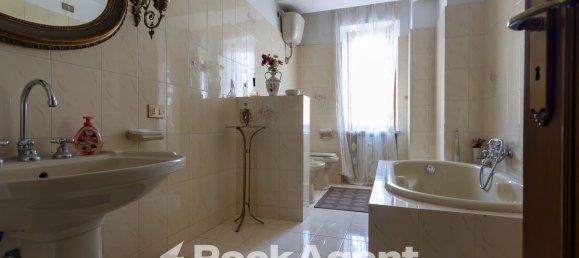 Apartamento de 4 habitaciónes en Lamezia Terme, Italy No. 185214 110