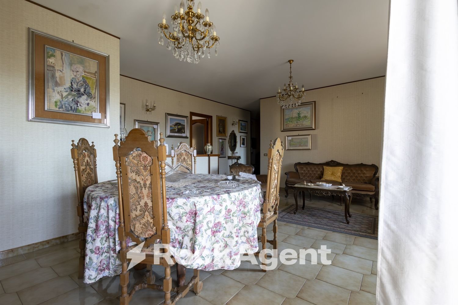 Apartamento de 4 habitaciónes en Lamezia Terme, Italy No. 185214
