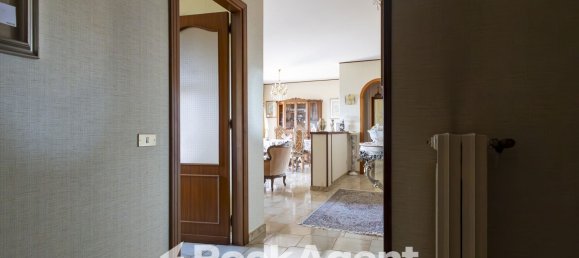 Apartamento de 4 habitaciónes en Lamezia Terme, Italy No. 185214 12