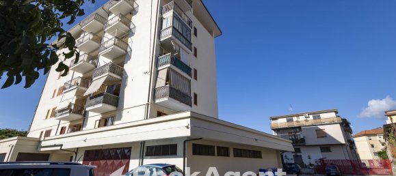 Apartamento de 4 habitaciónes en Lamezia Terme, Italy No. 185214 104