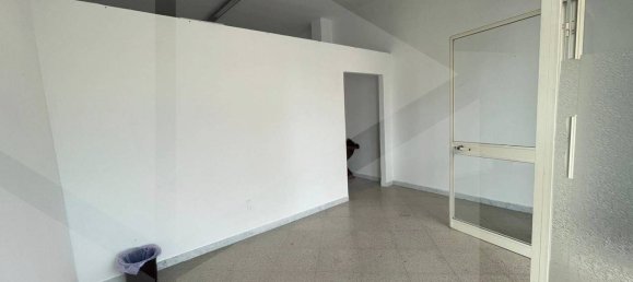 Коммерческая недвижимость с 1 комнатой в Бари, Италия № 29826 4