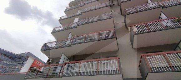 Коммерческая недвижимость с 1 комнатой в Бари, Италия № 29826 2