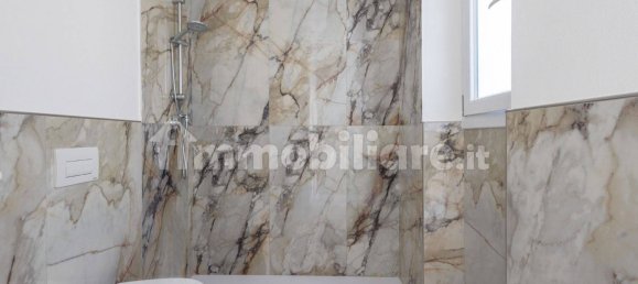 2 bedrooms Apartment in Florence, Italy No. 375631 2