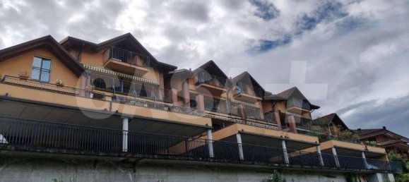 Квартира с 2 комнатами в Лавена Понте Треза, Италия № 2894 9