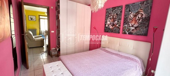 2 bedrooms Apartment in Turin, Italy No. 379507 2