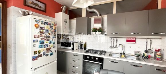 2 bedrooms Apartment in Turin, Italy No. 379507 11