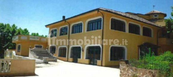 Здание с 20 спальнями в Монте Сан Джованни Кампано, Италия № 216407 6