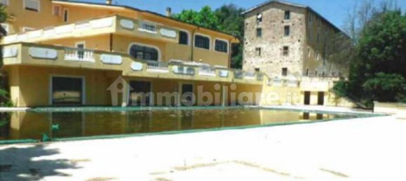 Здание с 20 спальнями в Монте Сан Джованни Кампано, Италия № 216407 7