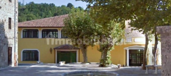 Здание с 20 спальнями в Монте Сан Джованни Кампано, Италия № 216407 3