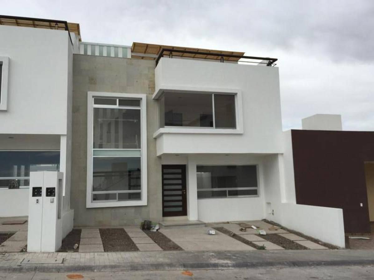 3 bedrooms House in Queretaro, Mexico No. 173662