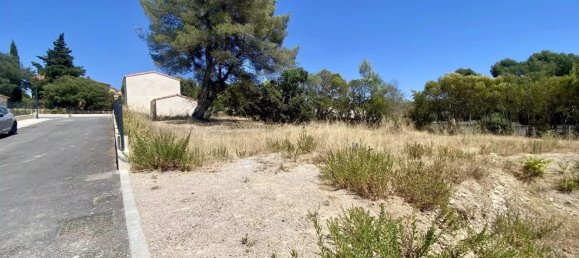  Land in Lambesc, France No. 294747 2