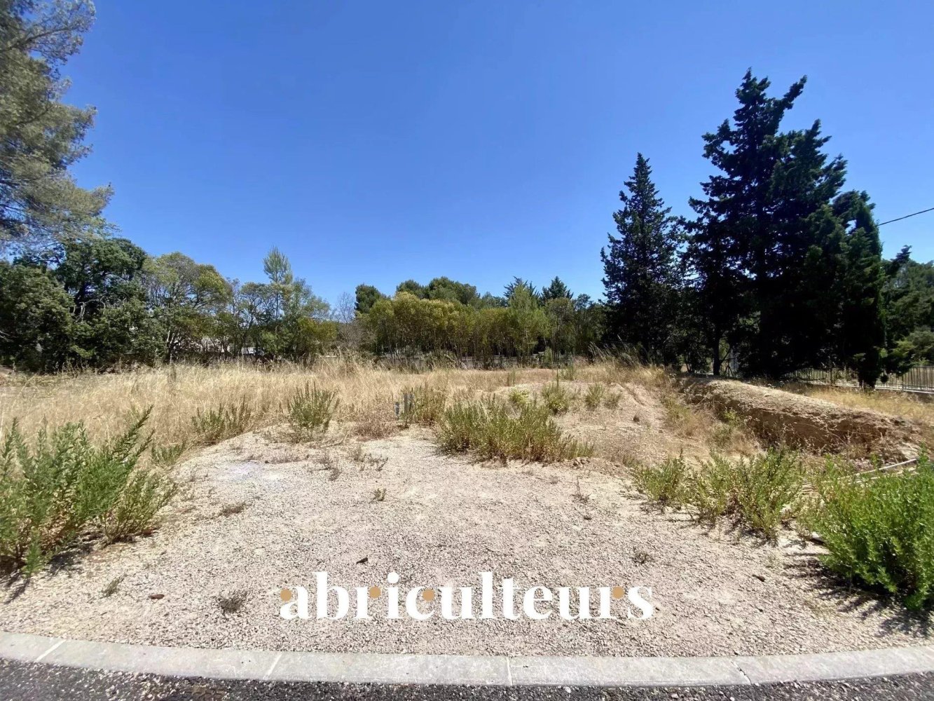  Land in Lambesc, France No. 294747