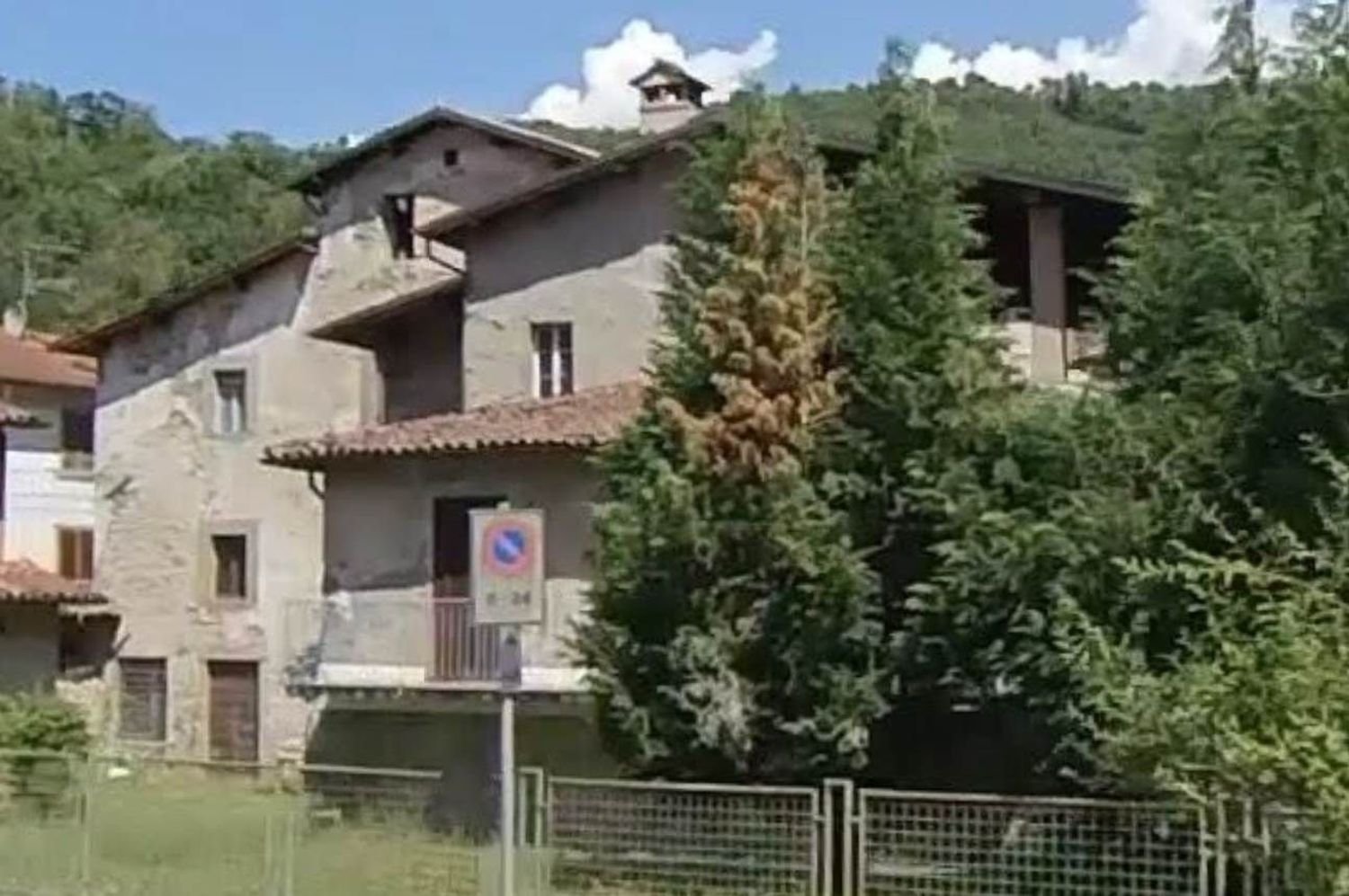 12 bedrooms House in Castelnuovo di Garfagnana, Italy No. 360059