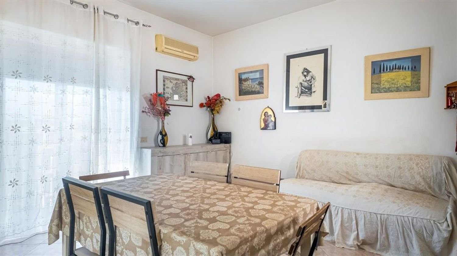 3غرفة شقة في Rome, Italy رقم 258001