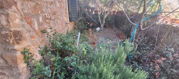 2 bedrooms House in Lamporecchio, Italy No. 281560 3