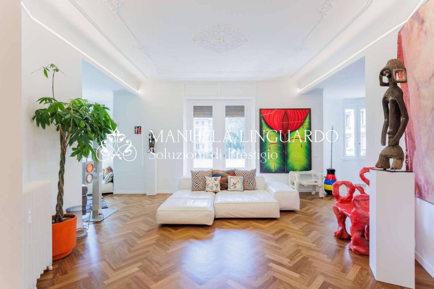 5 bedrooms Apartment in Milan, Italy No. 393717
