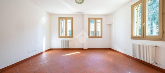 3 bedrooms House in Carpi, Italy No. 282891 3