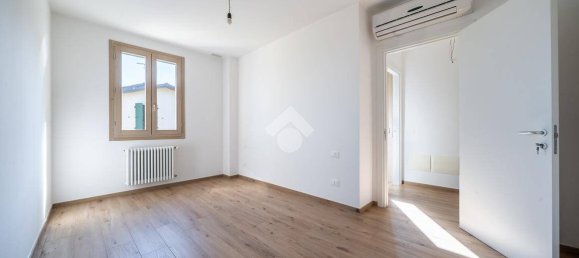 3 bedrooms House in Carpi, Italy No. 282891 10