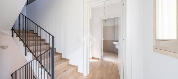 3 bedrooms House in Carpi, Italy No. 282891 5