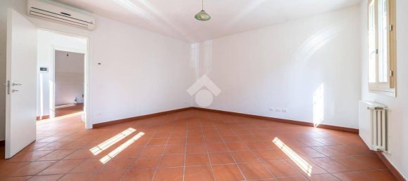 3 bedrooms House in Carpi, Italy No. 282891 4