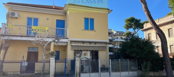 5-salle Appartement à Silvi, Italy No. 23292 2