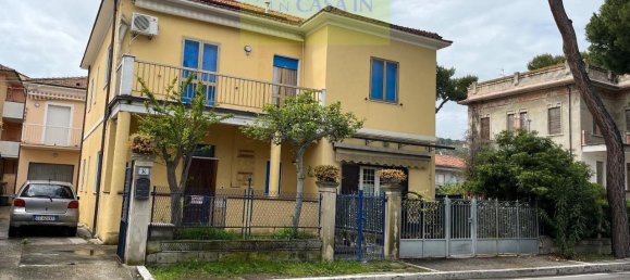 5-salle Appartement à Silvi, Italy No. 23292 6