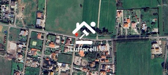 5 rooms Apartment in Latina, Italy No. 188037 2