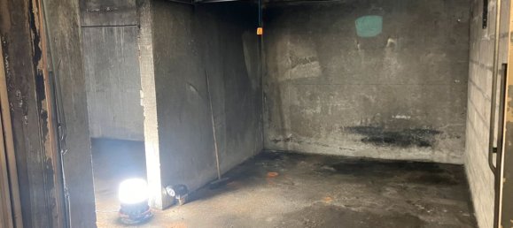  Garage in Chatillon, France No. 328558 2