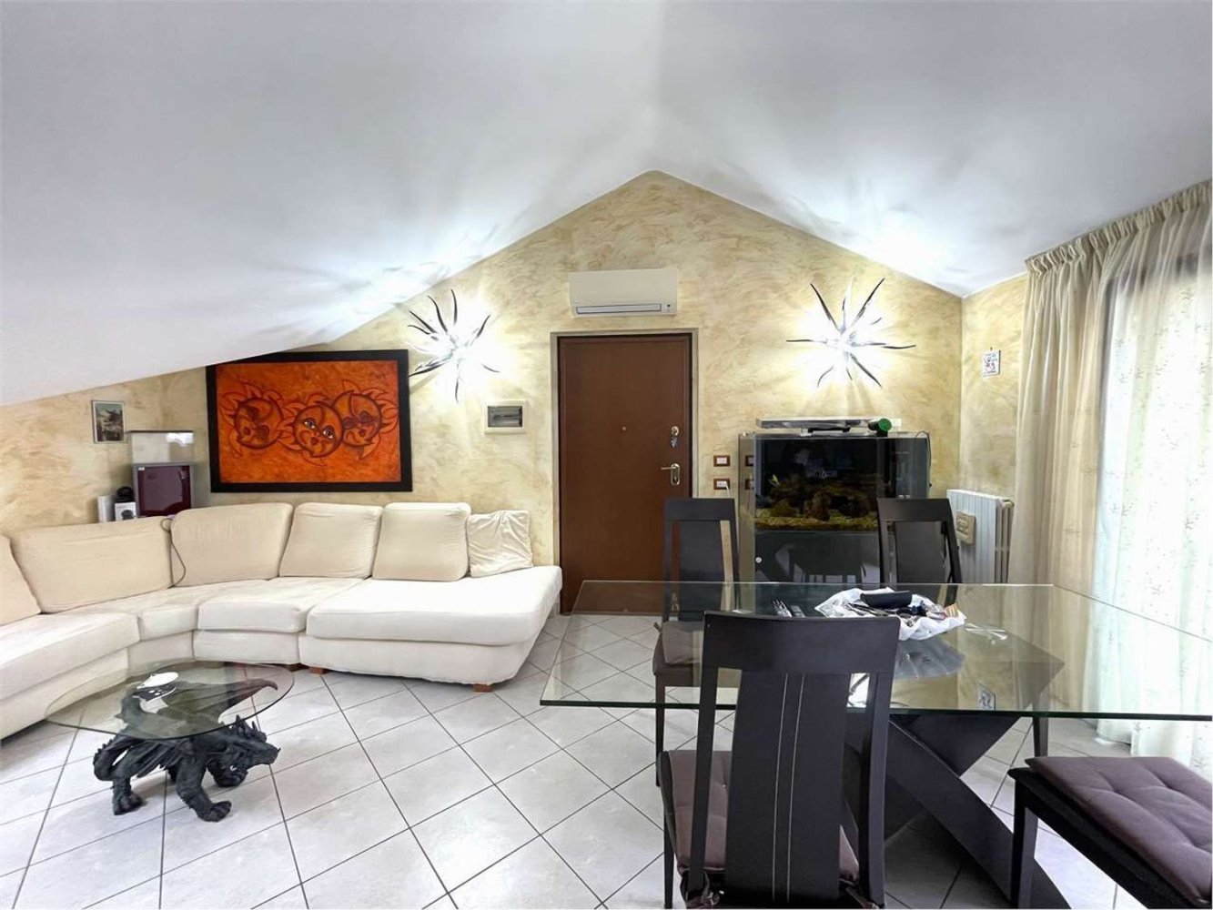 4-salle Appartement à Cislago, Italy No. 334204