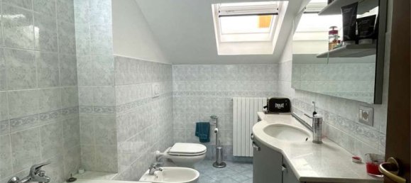 4-salle Appartement à Cislago, Italy No. 334204 10